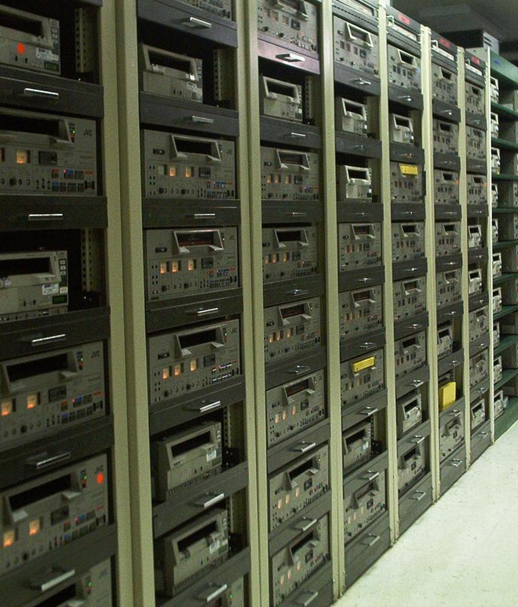 Click for slide show State of the art data center|Lorem Corporation